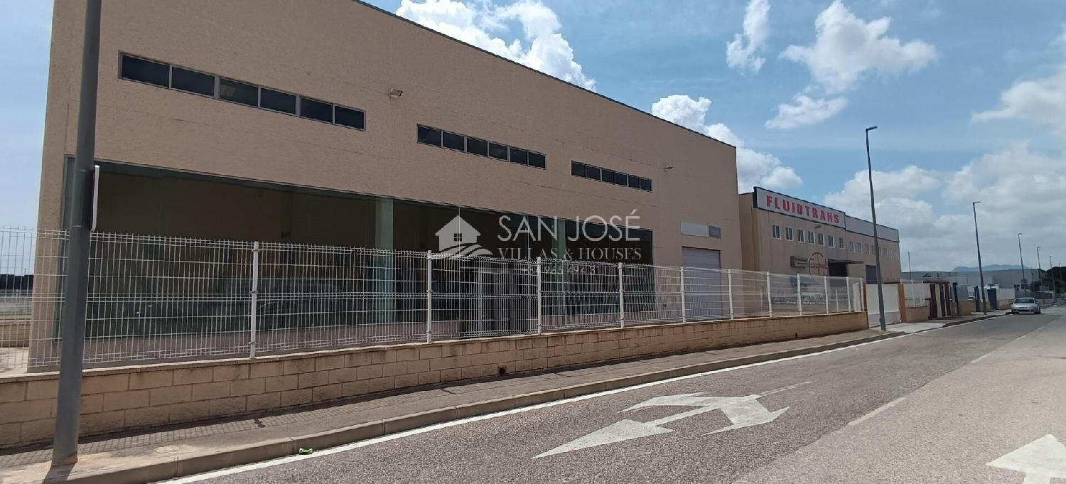  till salu butik Novelda Vinalopó Mitjà 4