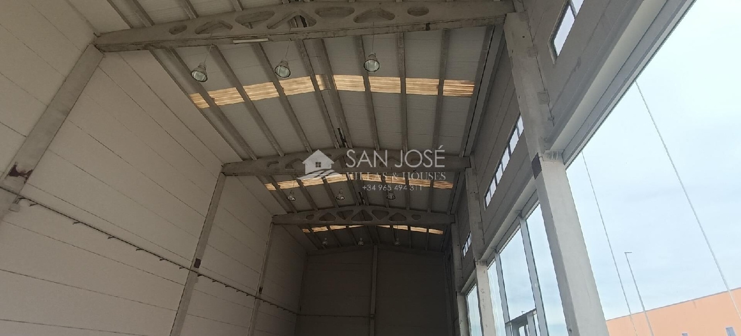  till salu butik Novelda Vinalopó Mitjà 8