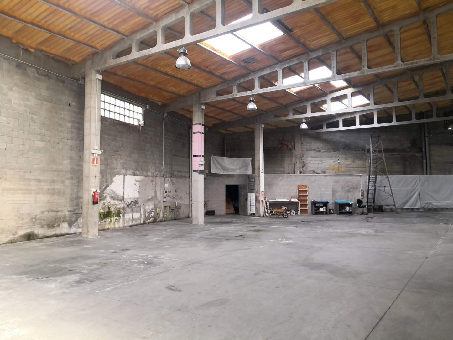  till salu butik Outeiro Coruña 5