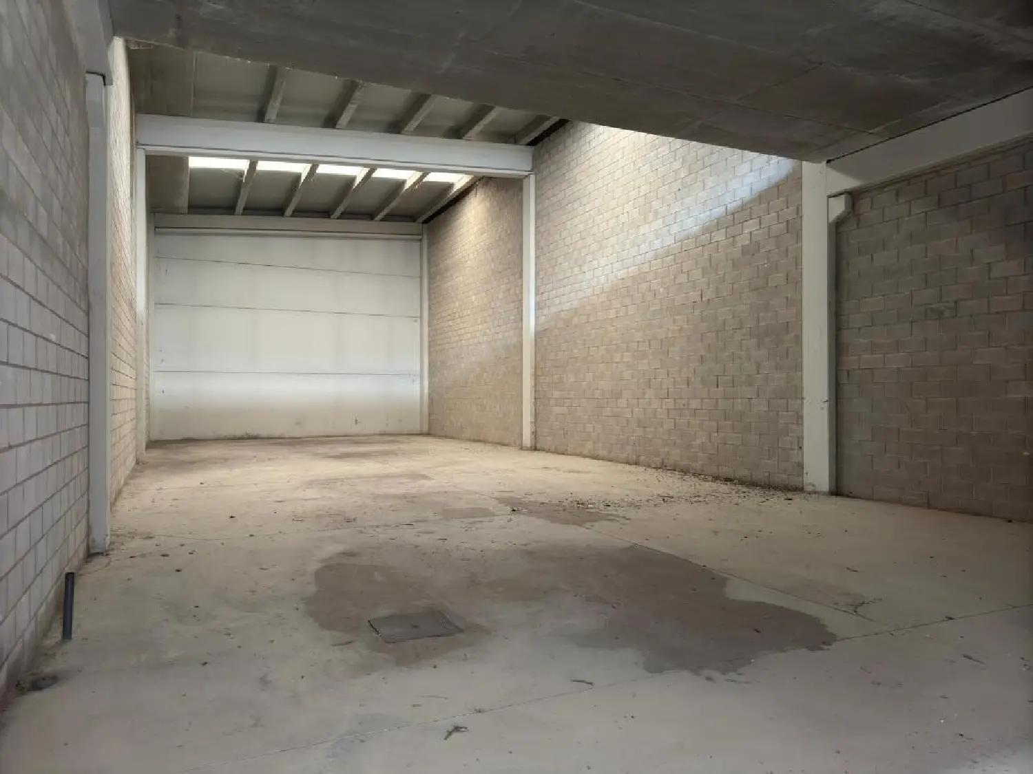 till salu butik Plantio Y Y Britania Urbanizaciones D.C. Zaragoza 2