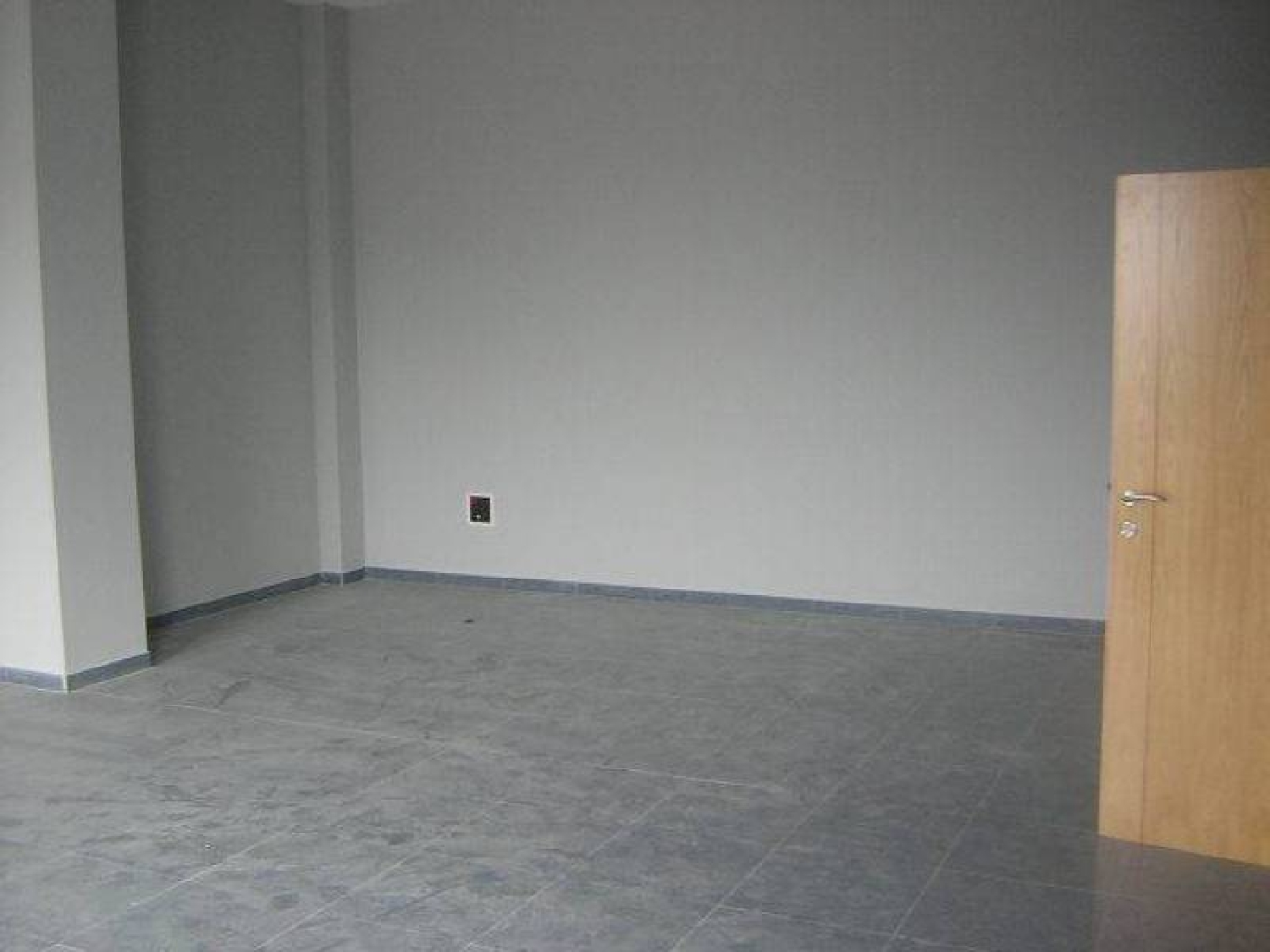 till salu butik Ronda Sur-Ctra De Sevilla Badajoz 2