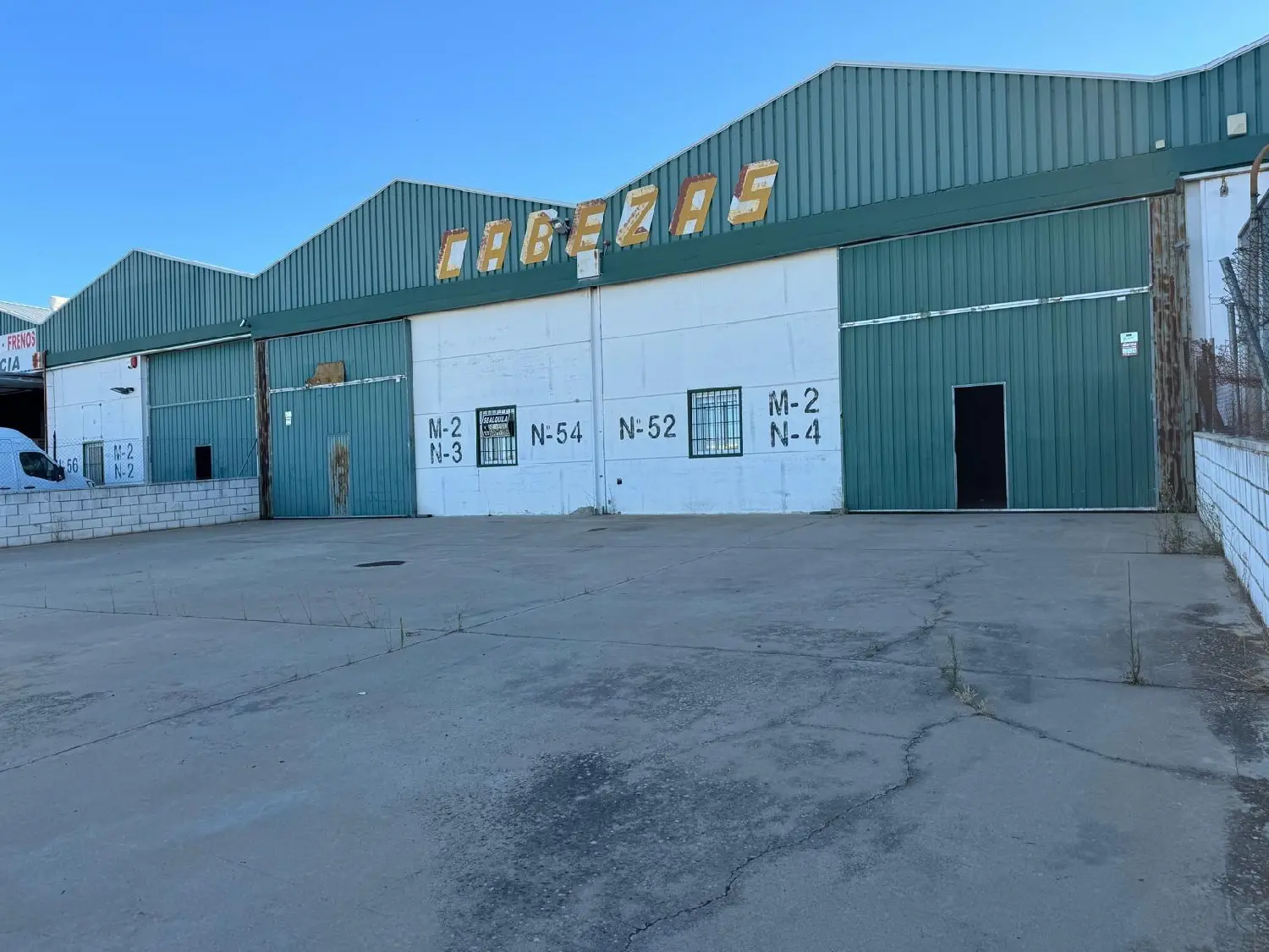  till salu butik Santa Engracia Badajoz 1