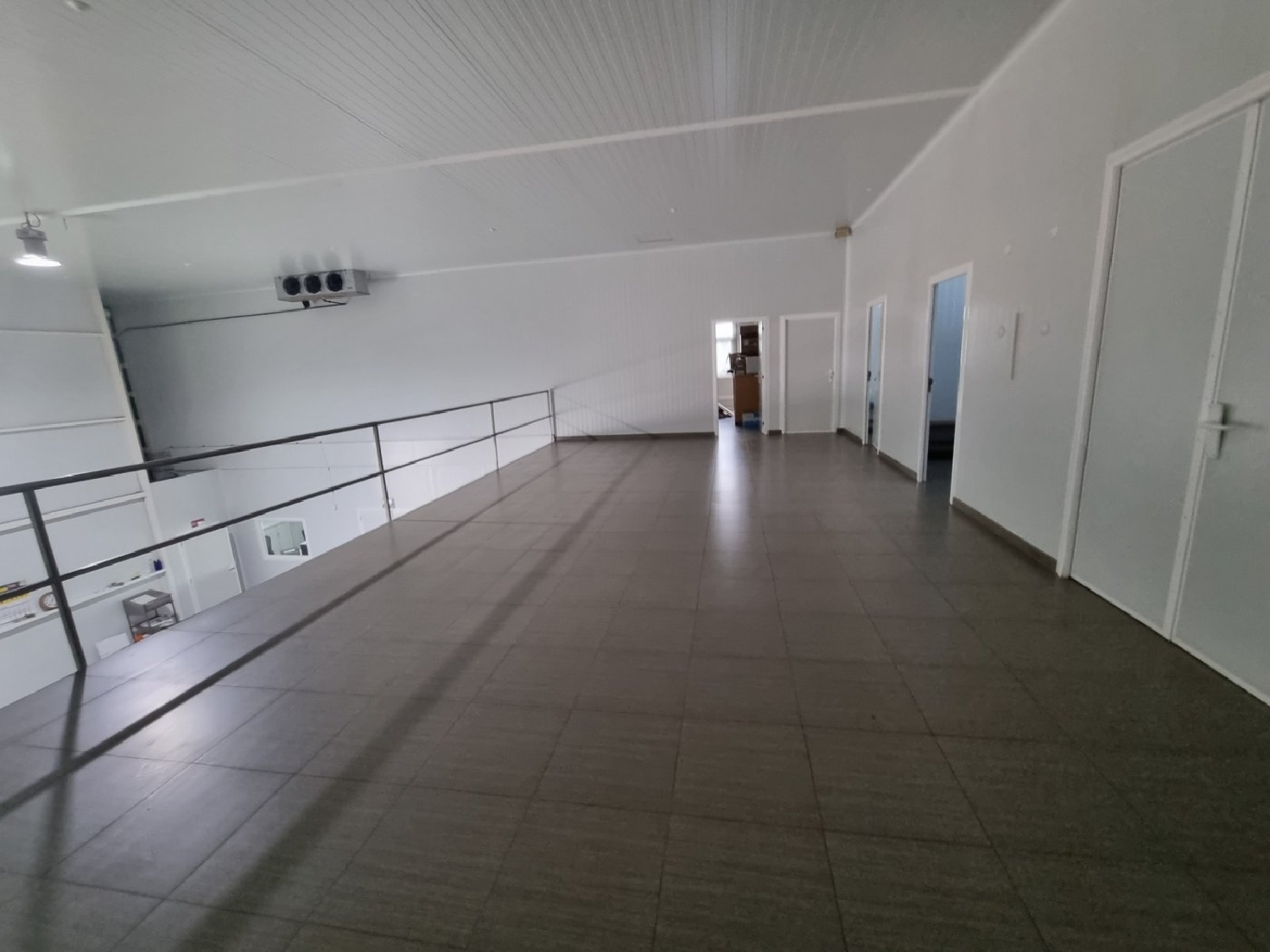  till salu butik Urbanització D'hèlios Vall D'albaida 6