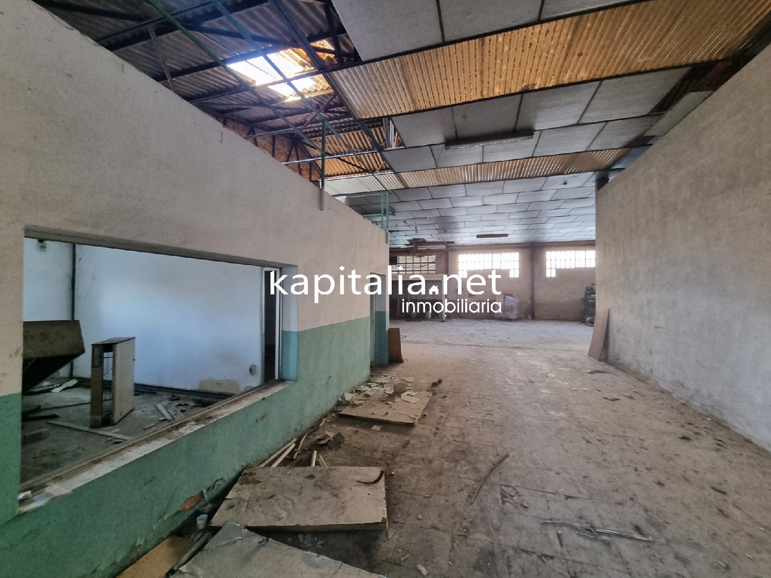  till salu butik Urbanització D'hèlios Vall D'albaida 6
