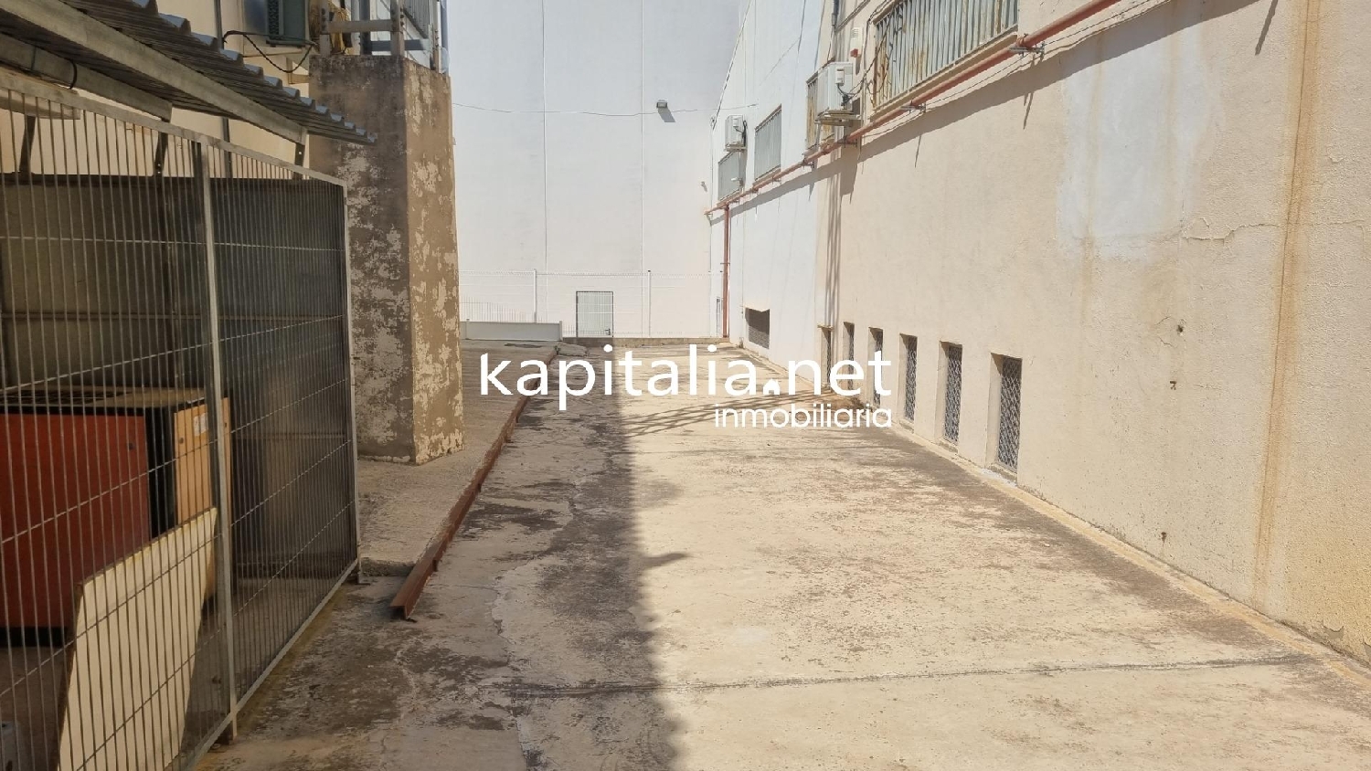  till salu butik Urbanitzacio El Pilar Vall D'albaida 5