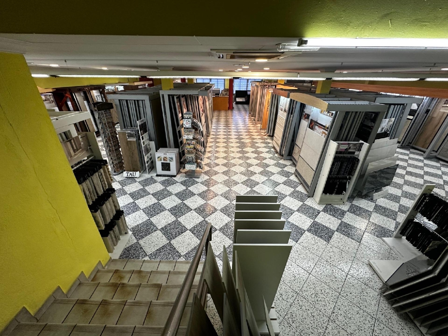  till salu butik Urbanización Tomás Ribera Alta 1