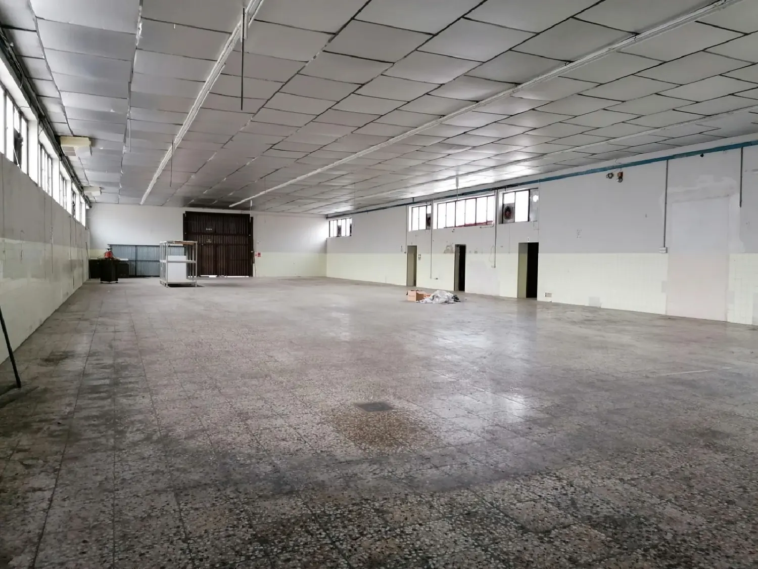 till salu butik Zona Universidad Baix Vinalopó 2