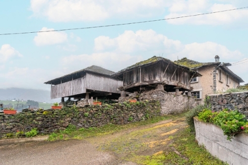 Menudeiro Eo-Navia radhus foto 6218154