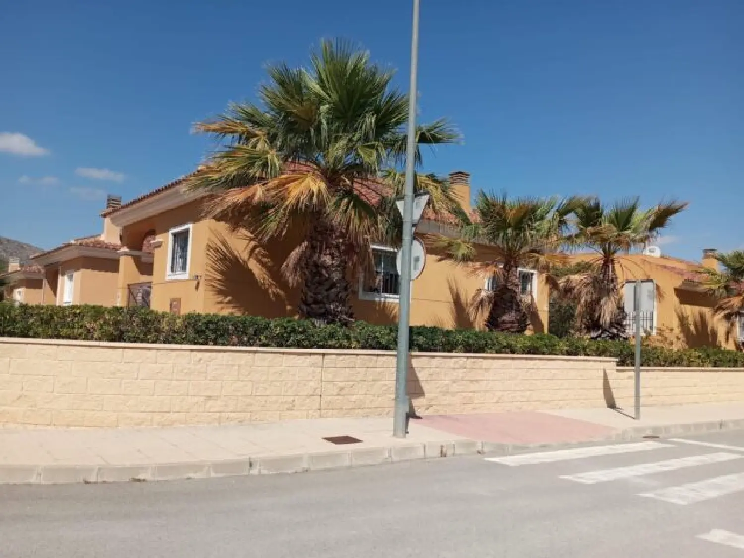 till salu villa Agost Alacantí 2