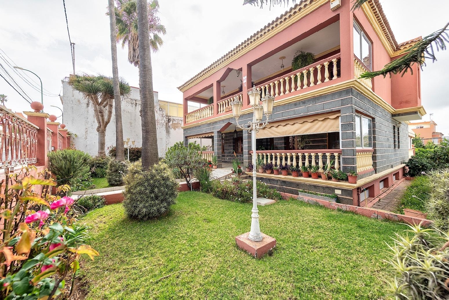  till salu villa Calle Llanos De Maria Rivera Palmas De Gran Canaria (Las) 1