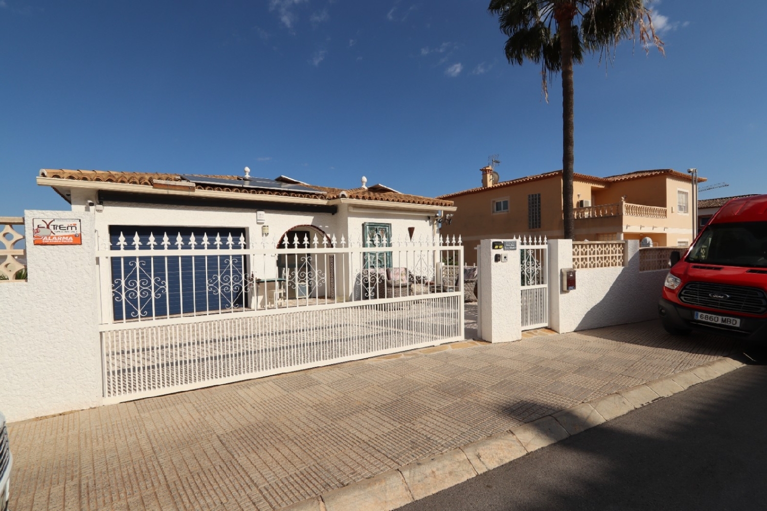  till salu villa Chirles Marina Baixa 4