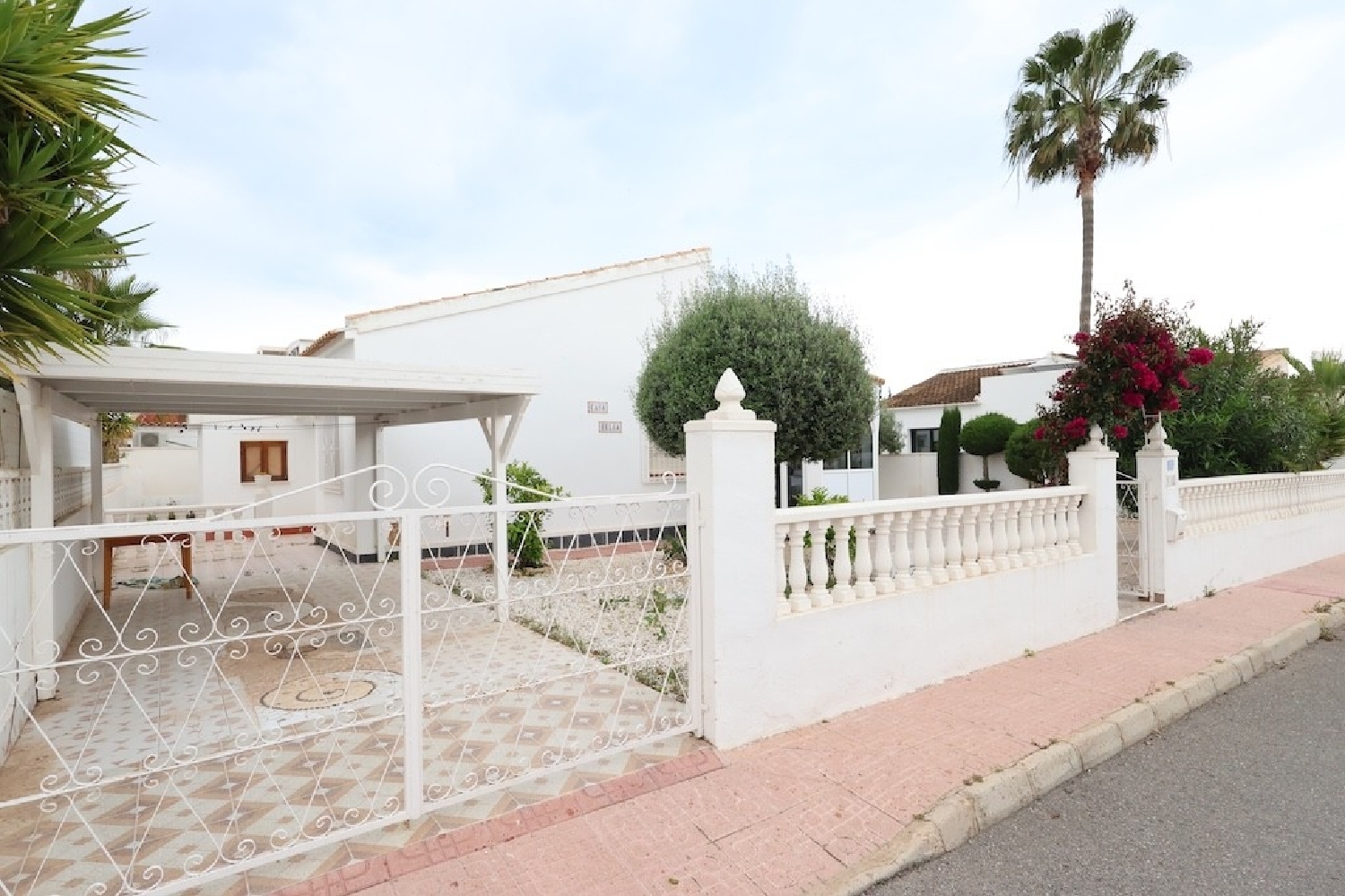  till salu villa El Chaparral Baix Segura 4
