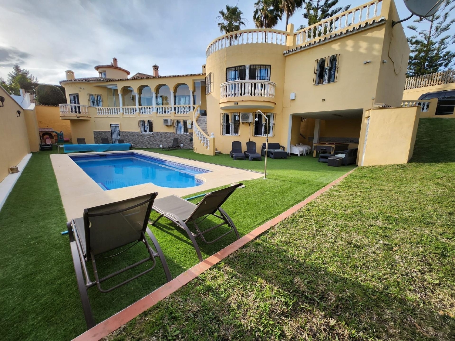 till salu villa El Chaparral Costa Del Sol Occidental 1