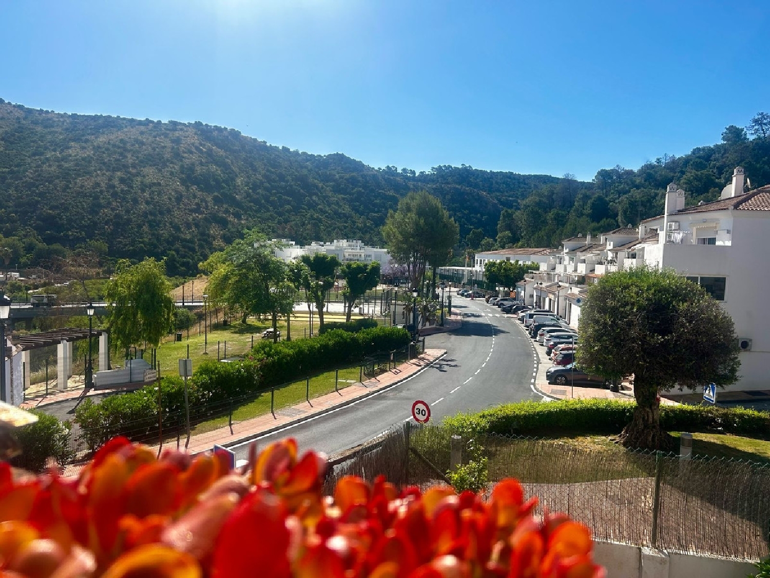  till salu villa El Madroñal Costa Del Sol Occidental 1