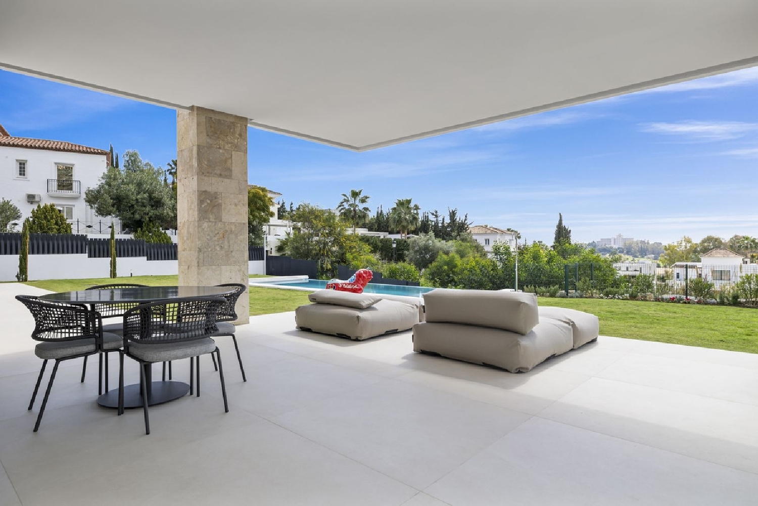  till salu villa El Madroñal Costa Del Sol Occidental 4
