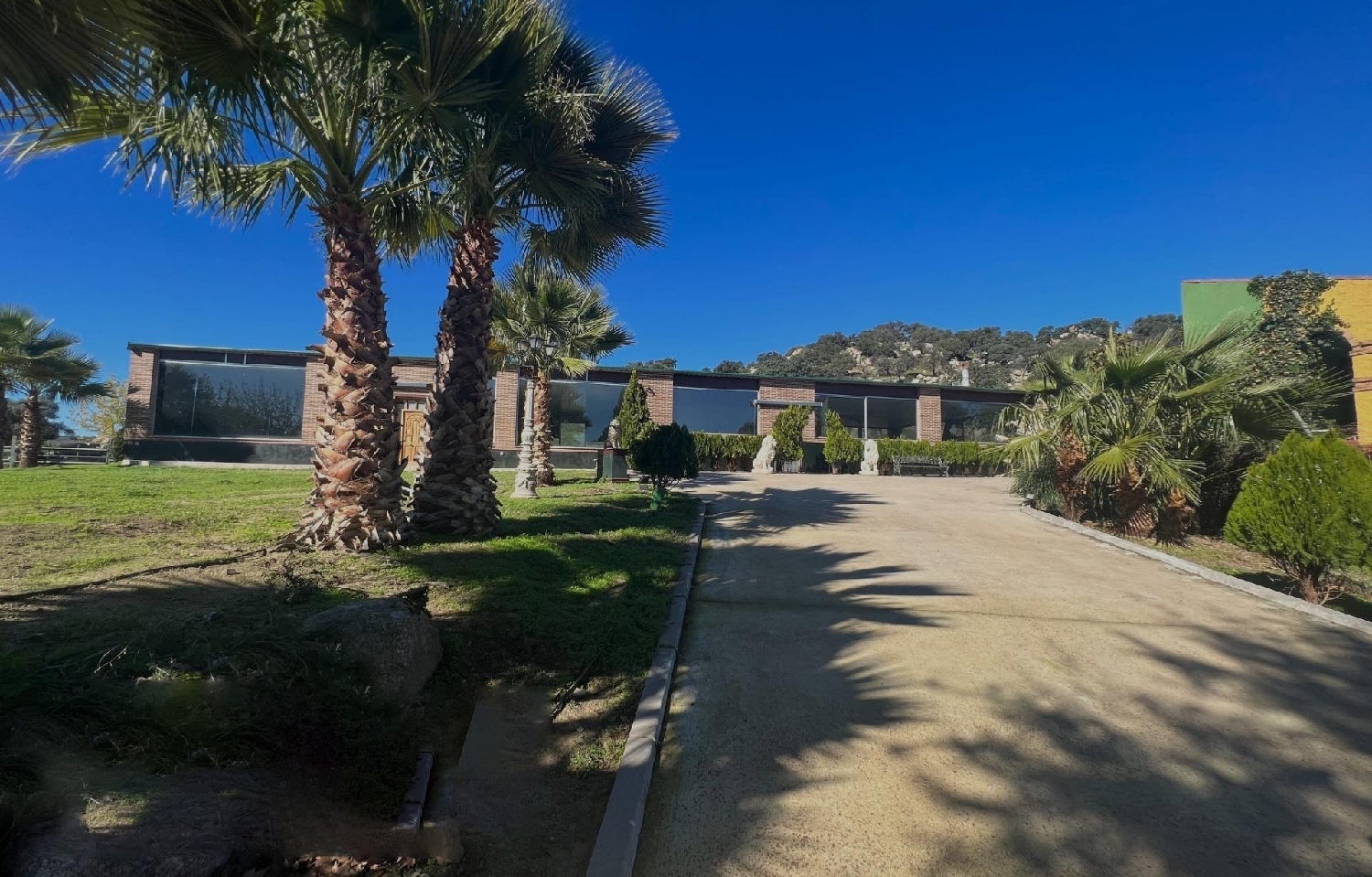  till salu villa Estacion Linares-Baeza Sierra Morena 1