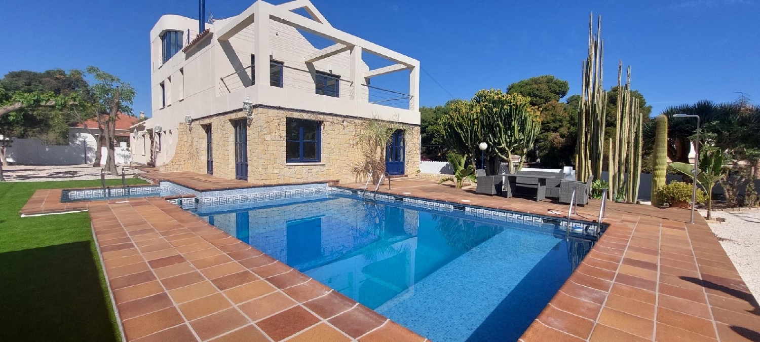  till salu villa La Santa Faz Alacantí 1