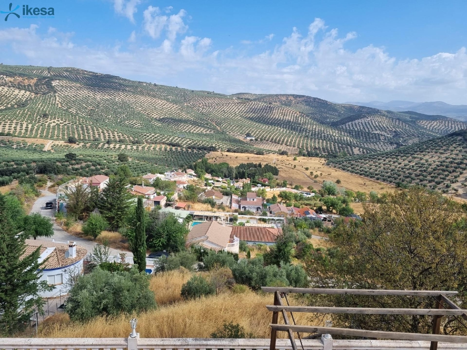  till salu villa Tozar Loja 1