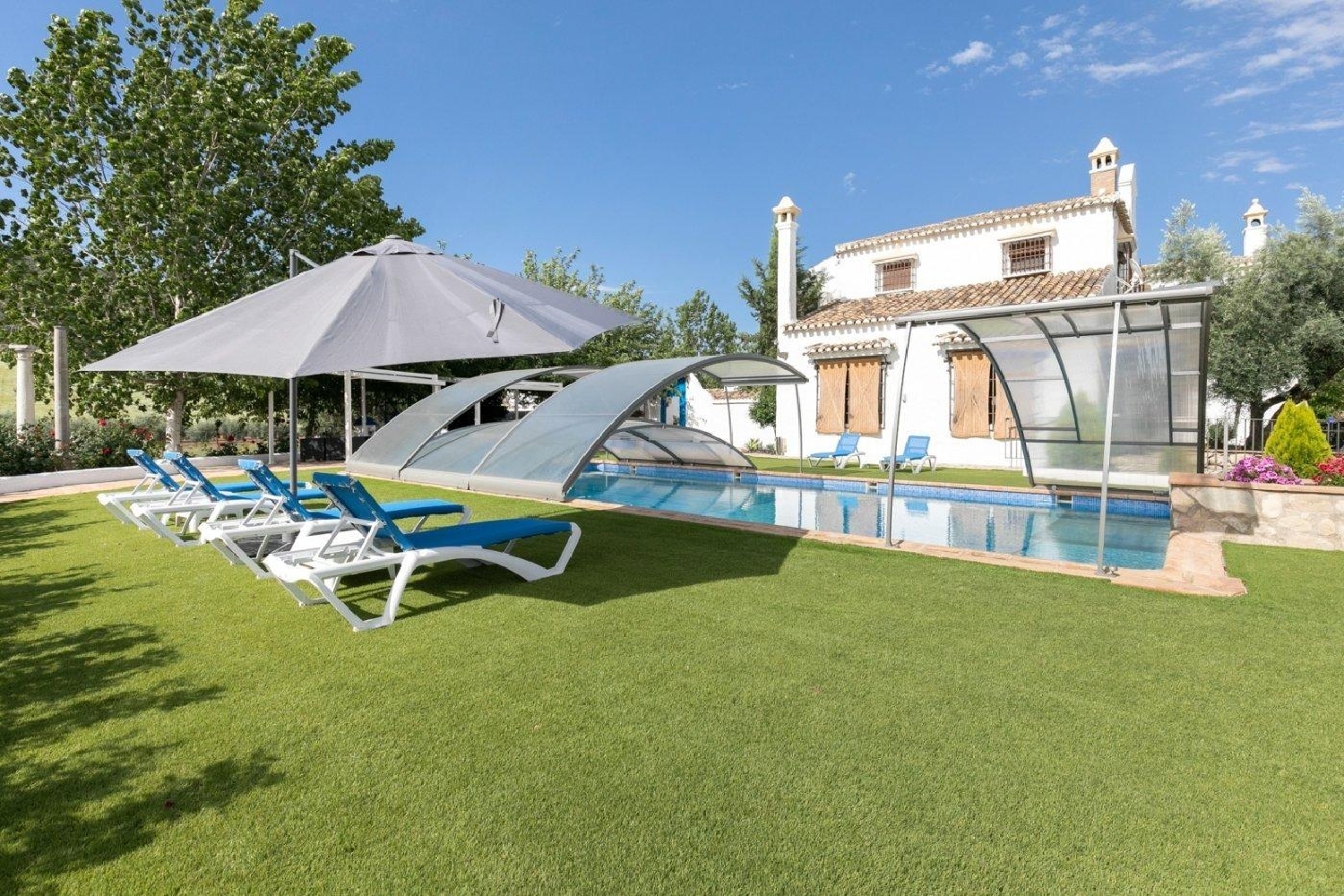 till salu villa Lojilla Loja 3