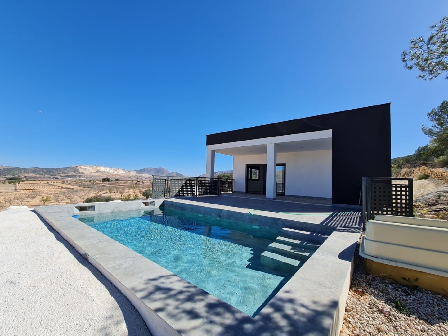 till salu villa Los Carrillos Oriental 2