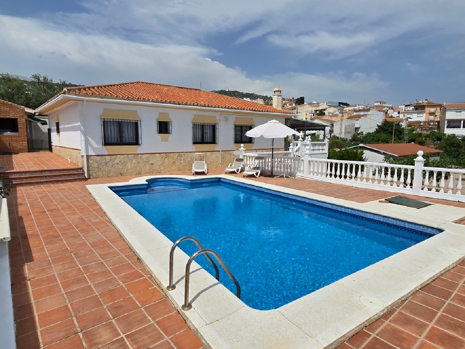 till salu villa Moya Axarquía 1