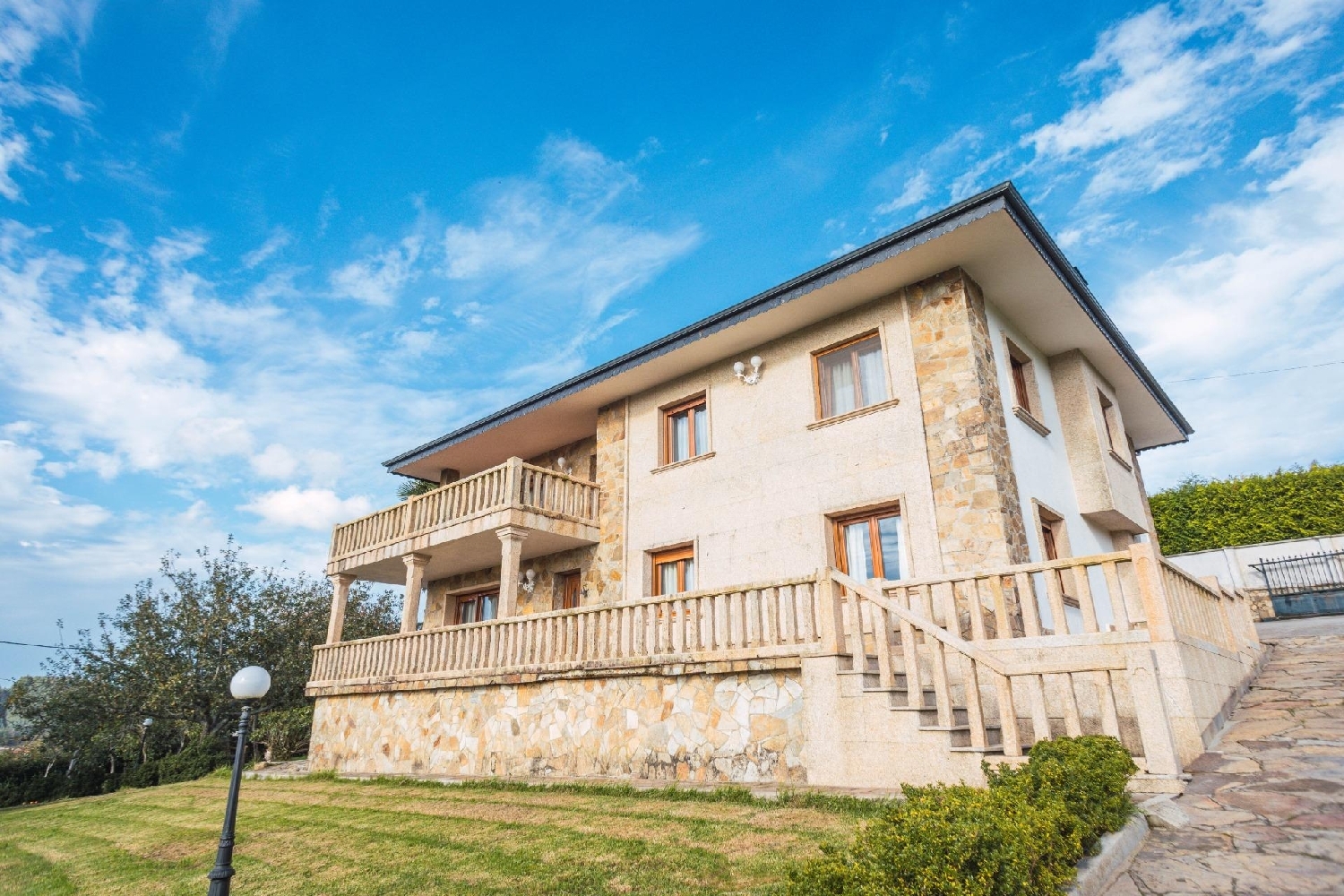  till salu villa O Roxido Santiago 4