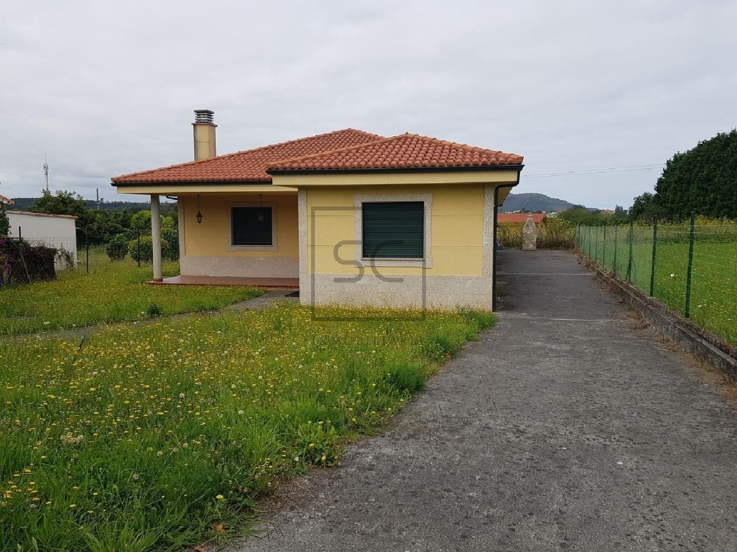  till salu villa Os Romeos Ferrol 1