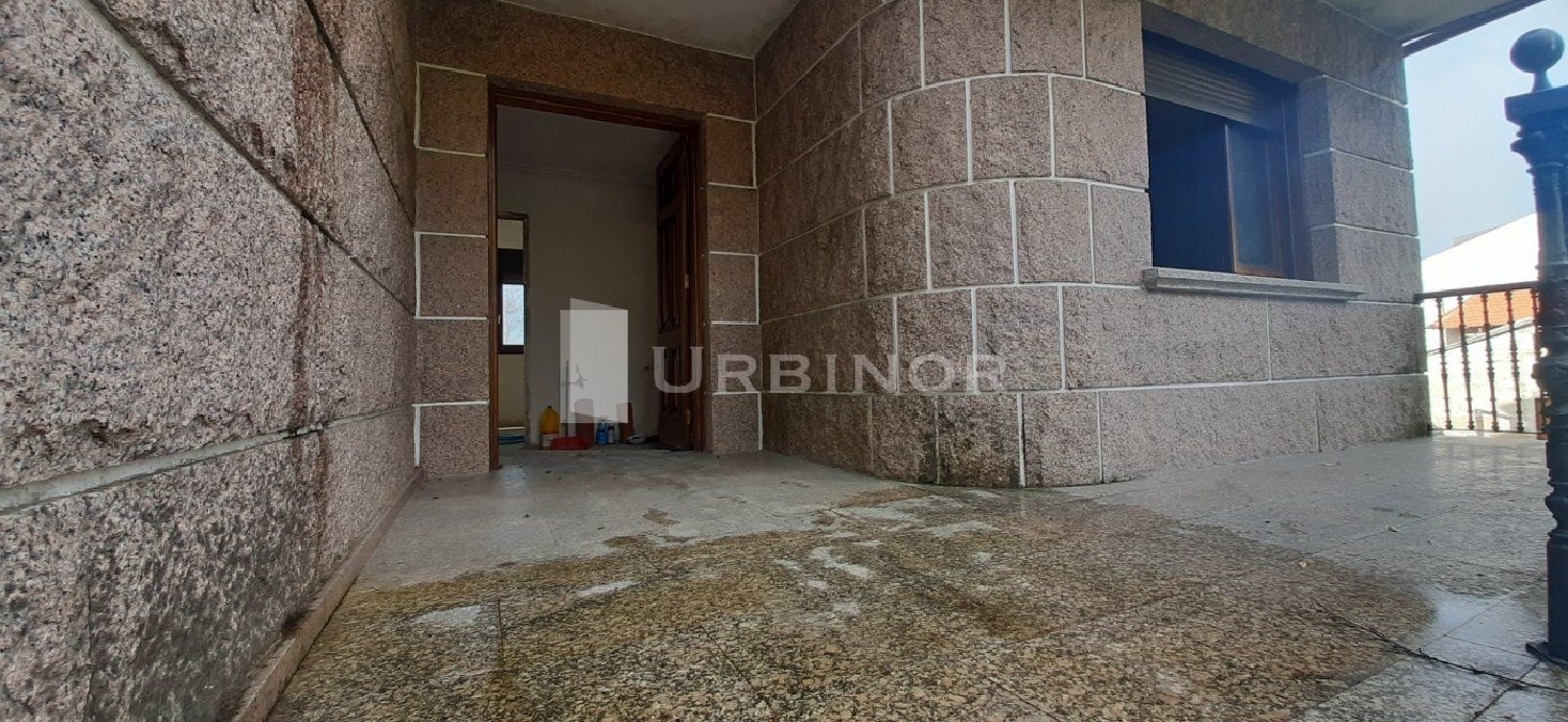  till salu villa Paciños Carballiño 8