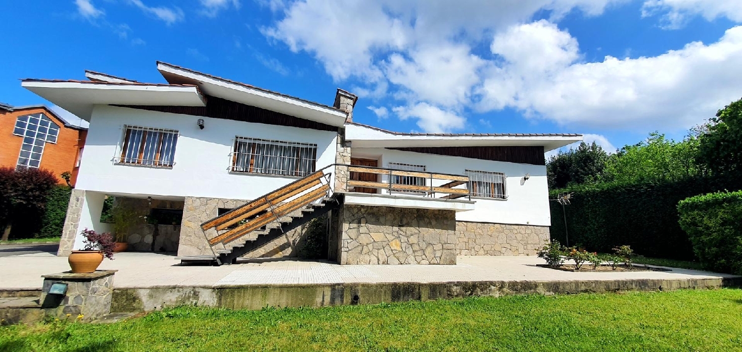 till salu villa Pando Oviedo 3