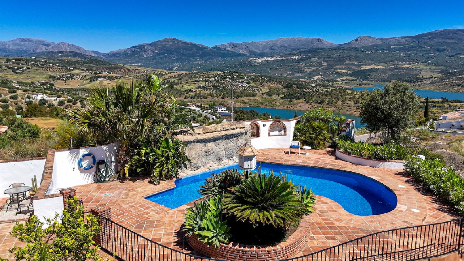till salu villa Rio Bermuza Axarquía 3