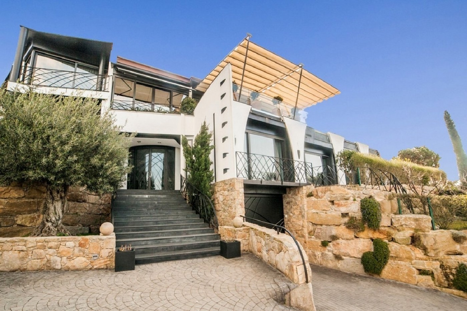 till salu villa Rossell Selva 2