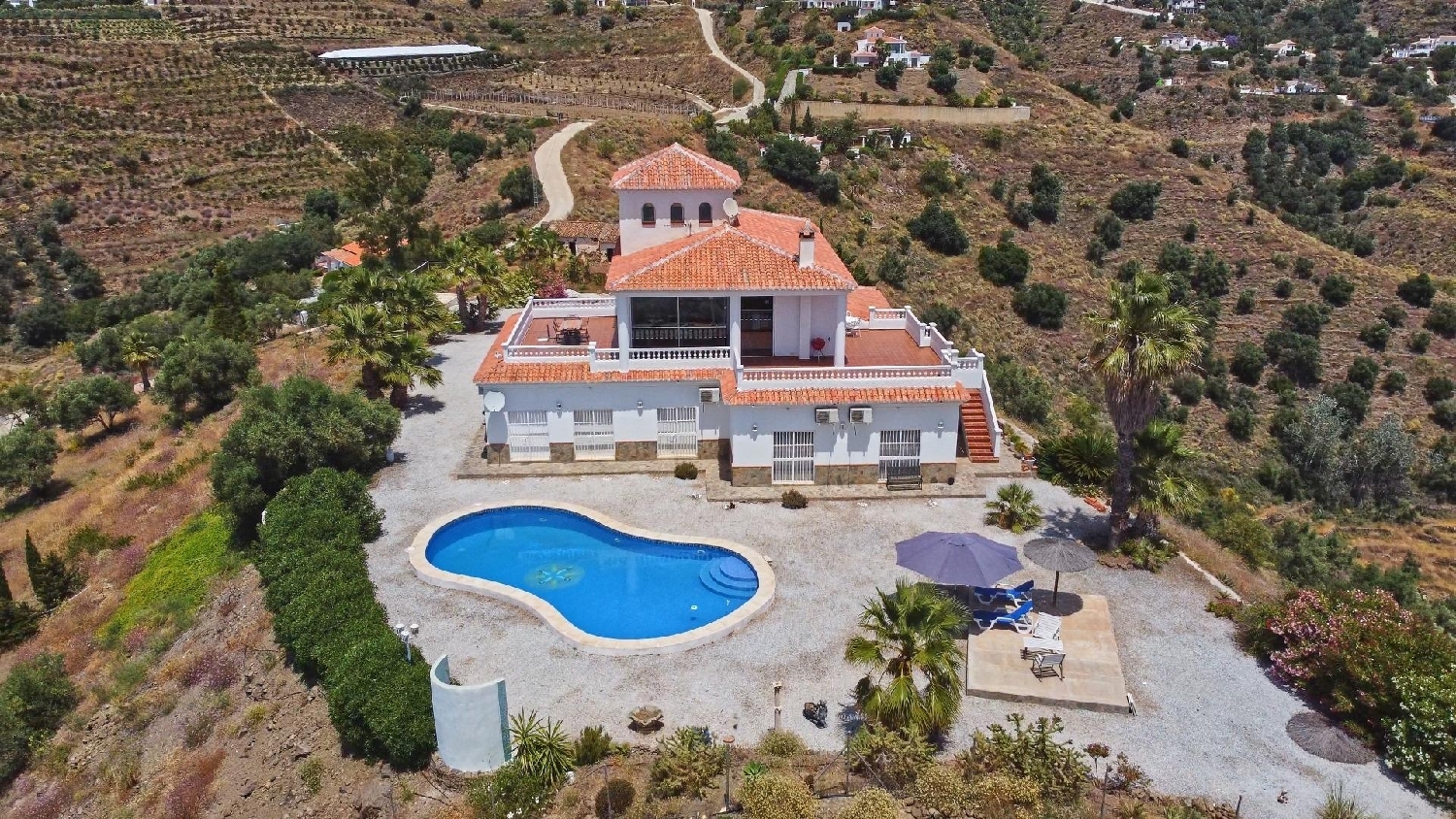 te koop villa Sayalonga Axarquía 3