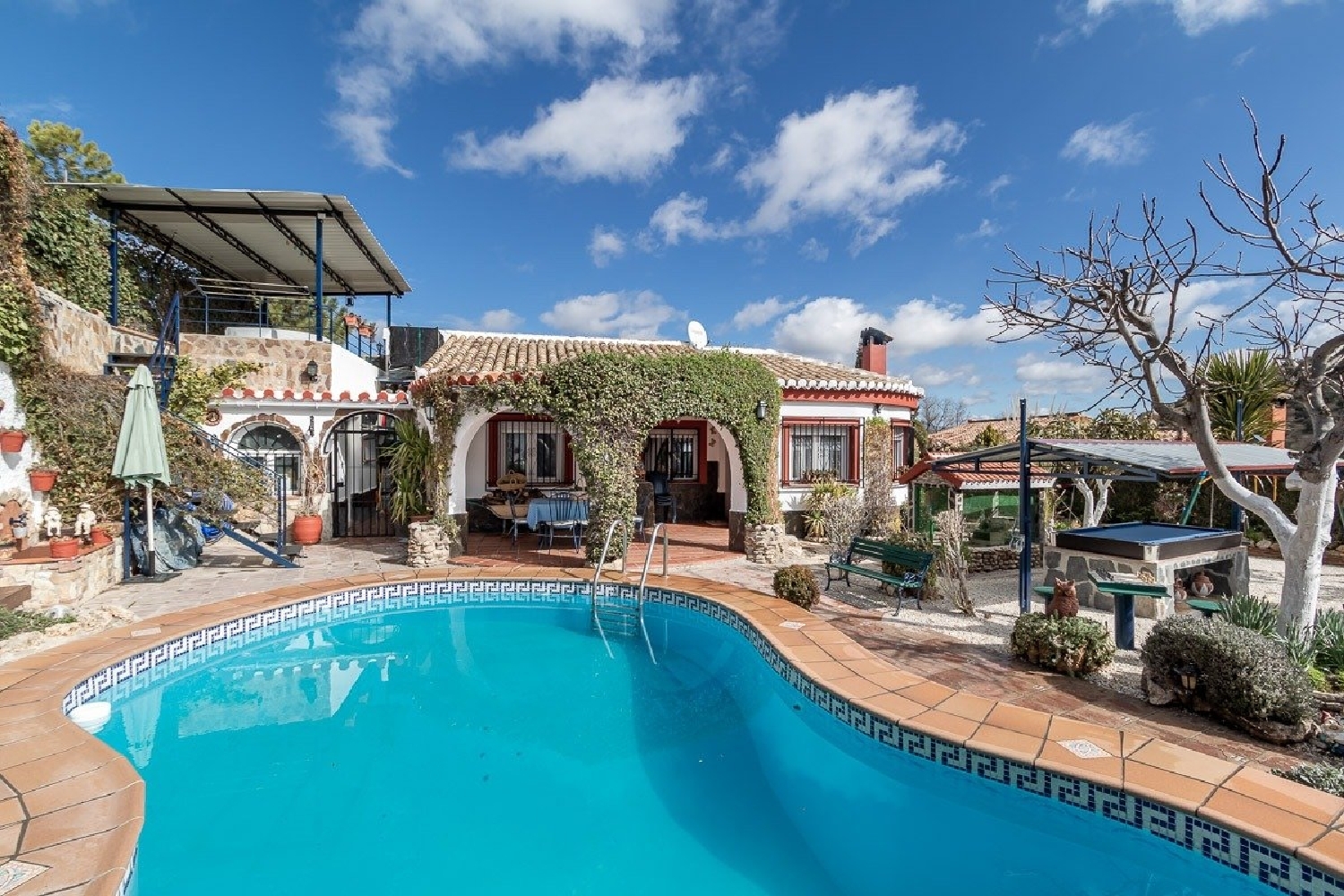  till salu villa Tiena Loja 1