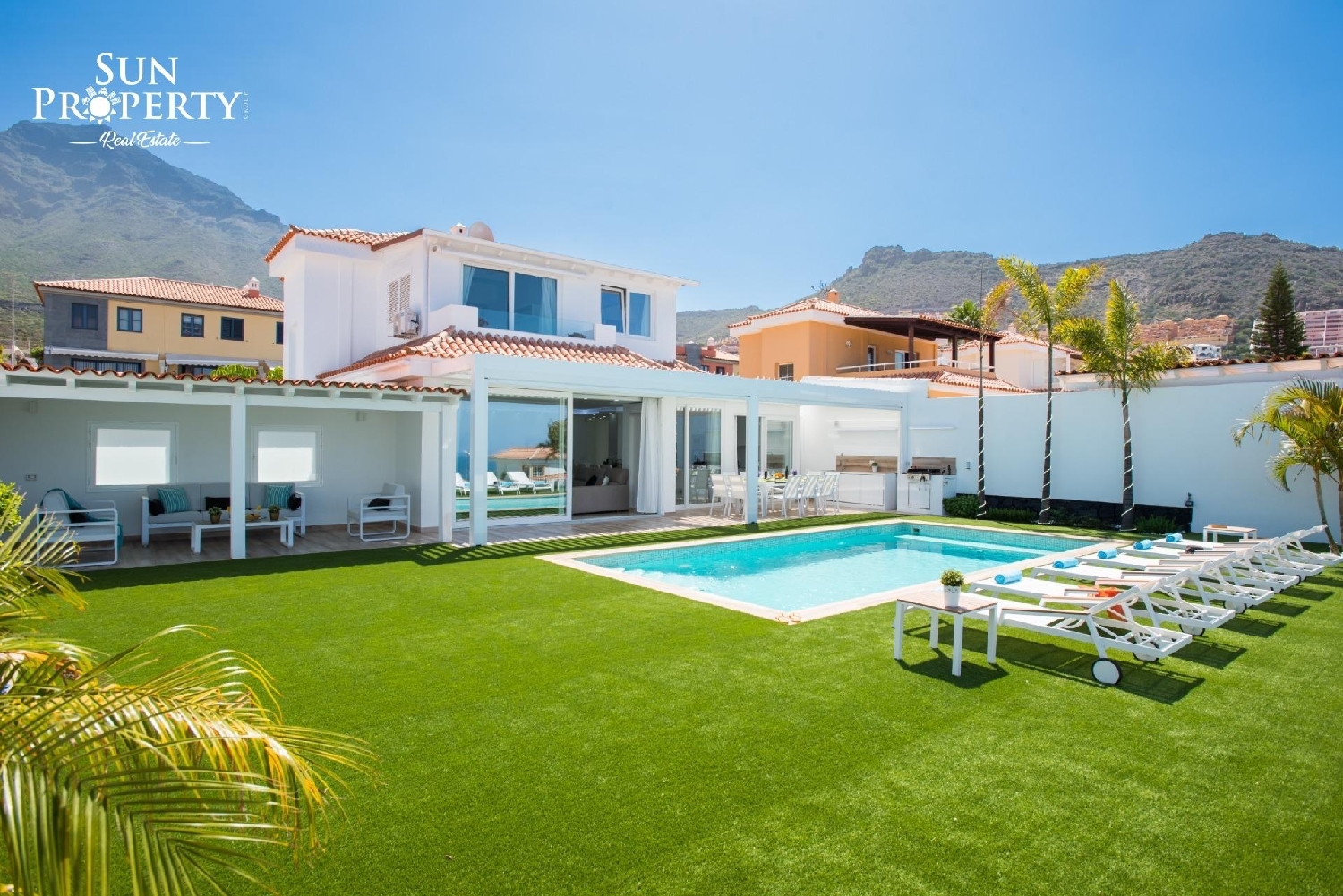  till salu villa Torviscas Zona Sur 4