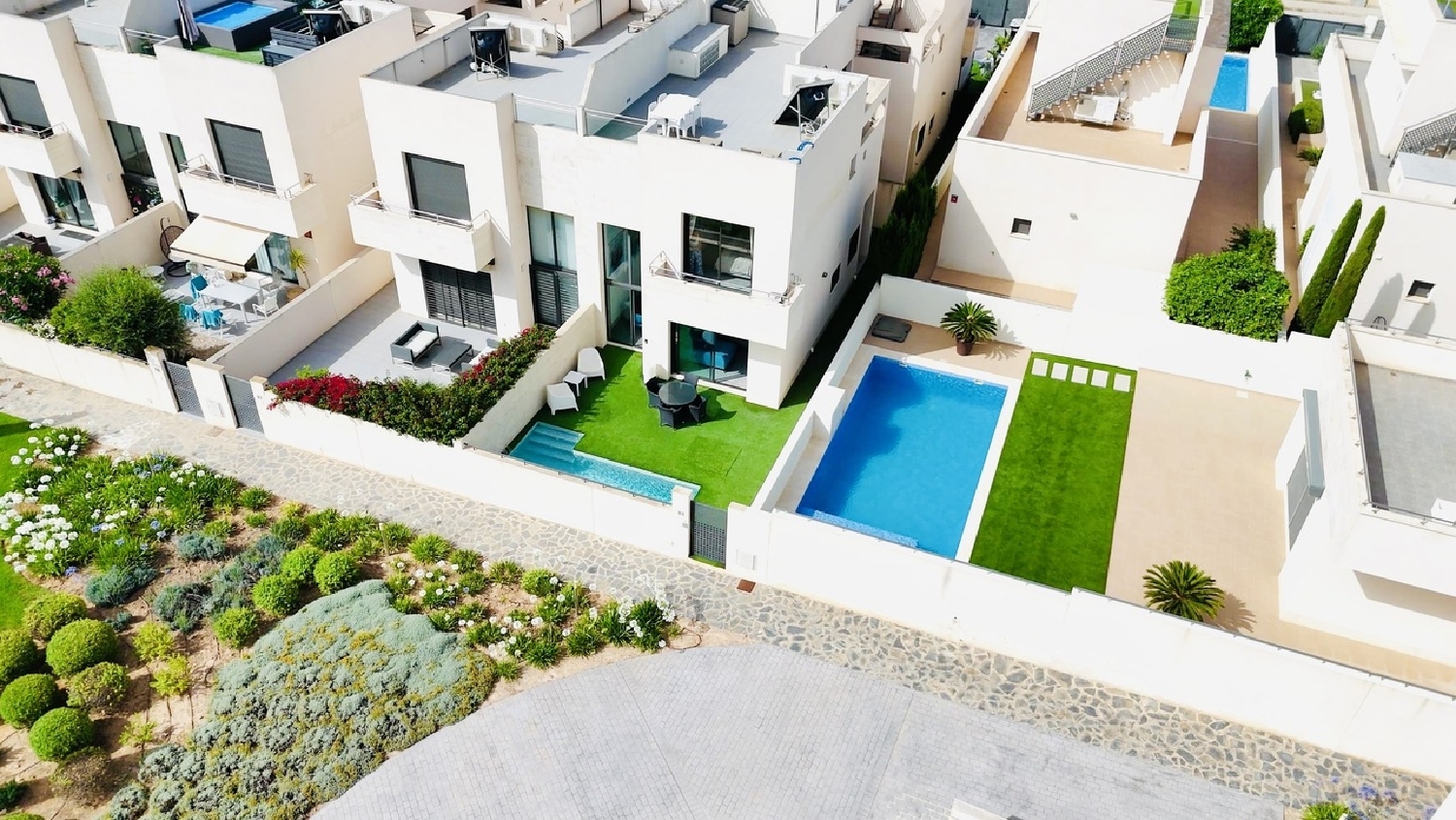  till salu villa Urbanización La Florida Baix Segura 4
