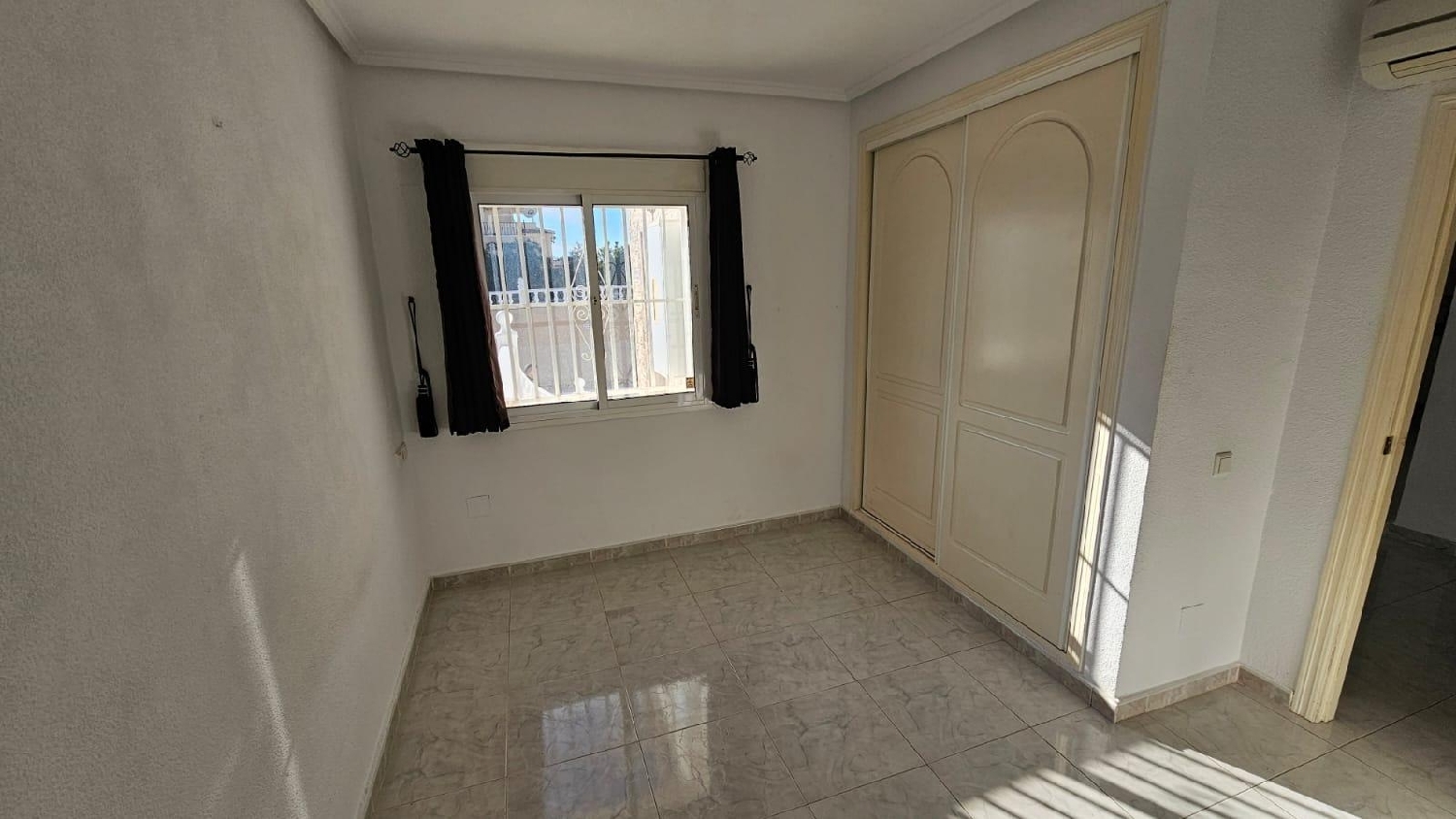 till salu villa Rojales Baix Segura 17
