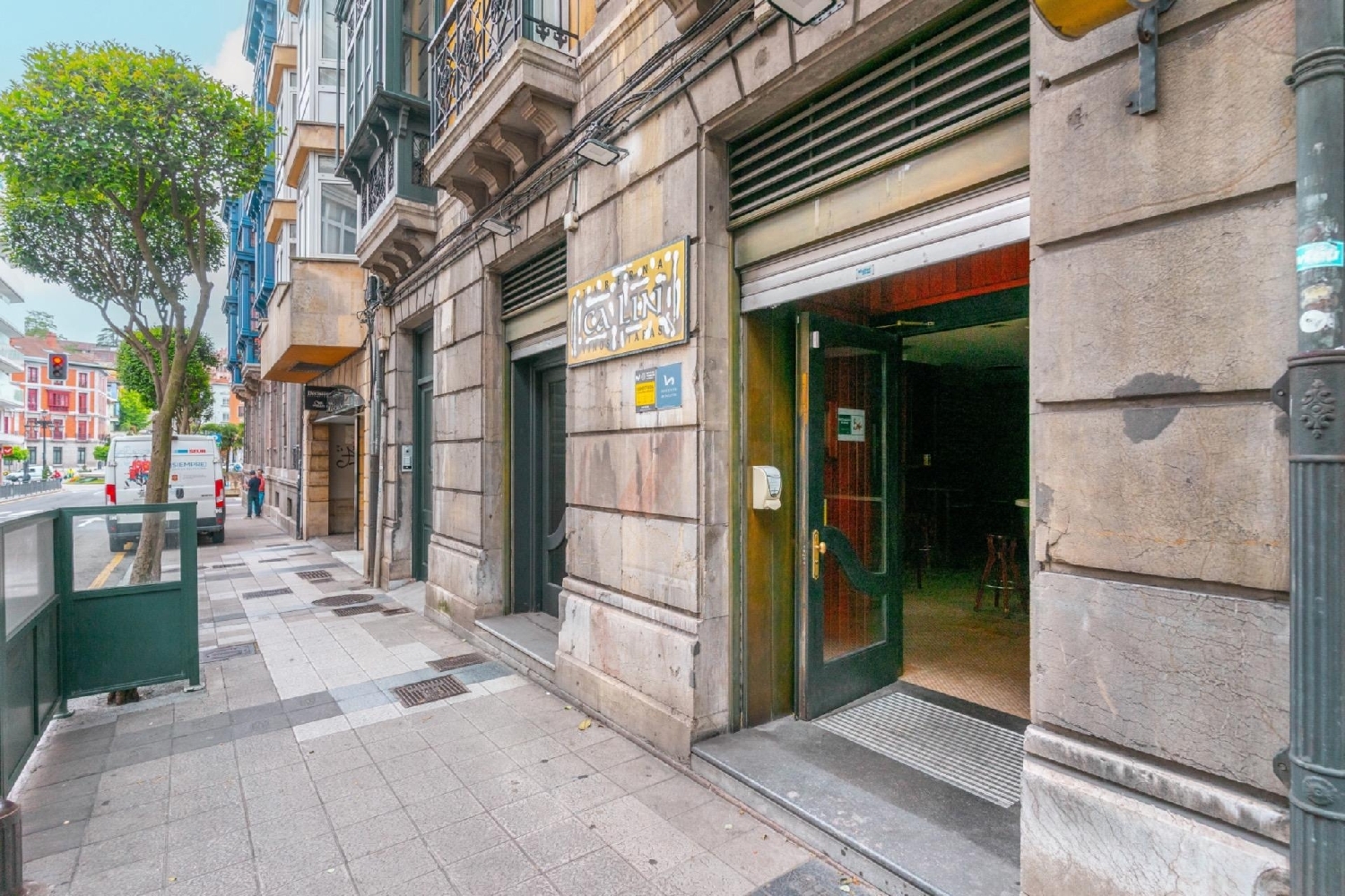  en venta local comercial Oviedo Centro 33009 Oviedo 1