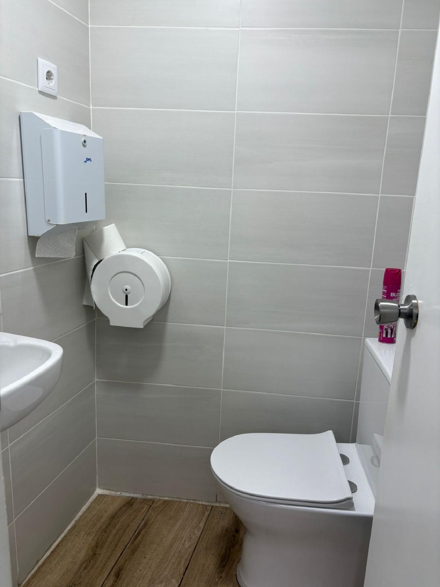  en venta local comercial Sant Adrià De Besòs Barcelonès 5