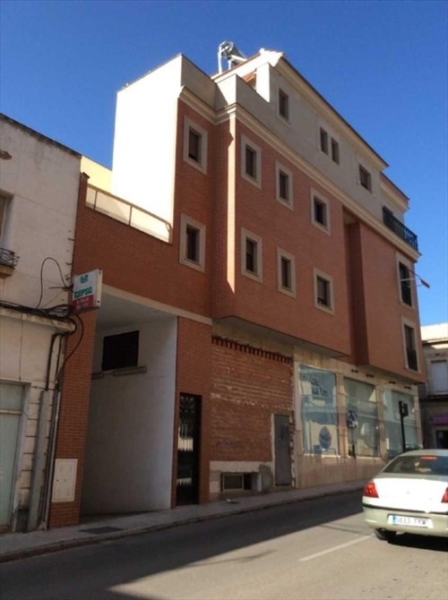 Linares Sierra Morena parking foto 6280025