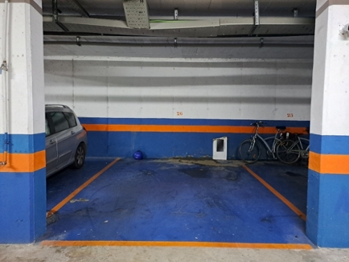 Sevilla La Nueva Sur Parkplatz Bild 6272879