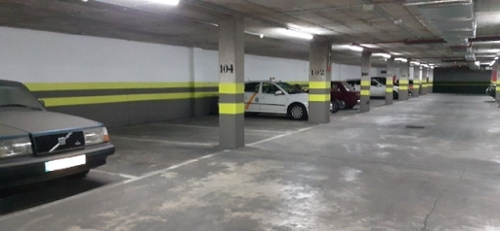 Sevilla La Nueva Sur Parkplatz Bild 6273097