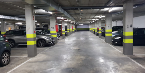 Sevilla La Nueva Sur Parkplatz Bild 6273105