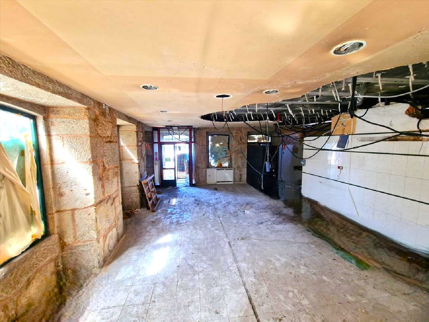  for sale commercial premise Baiona Vigo 8