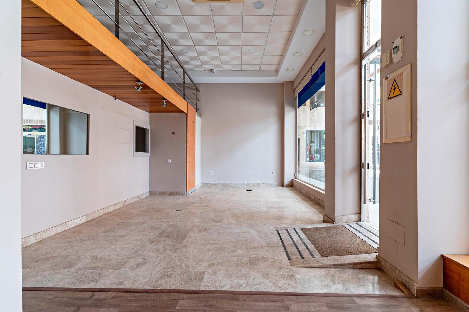  en venta local Baños De Guardias Poniente Almeriense 4