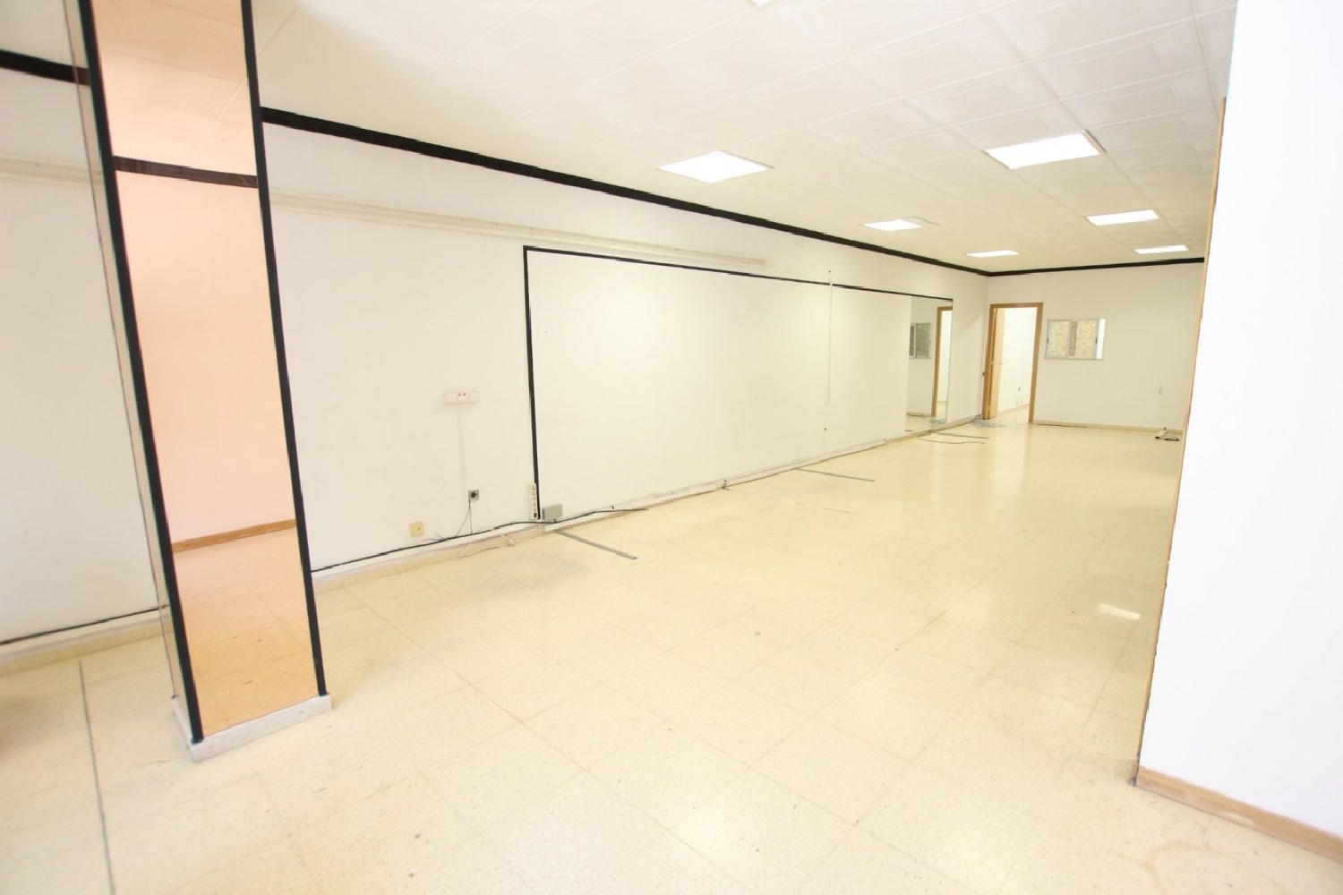  till salu lokal Barri Maritim Sector Sanatori Baix Penedès 1