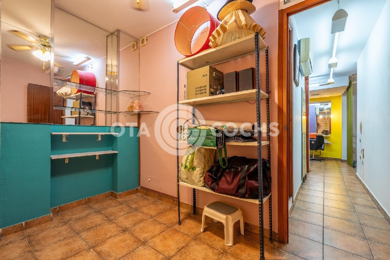  en venta local Barriada Les Tres Creus Bages 6