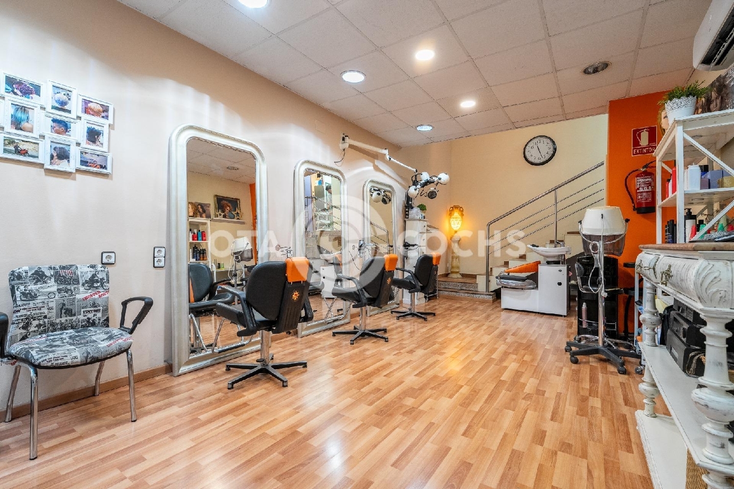  en venta local Barriada Les Tres Creus Bages 1