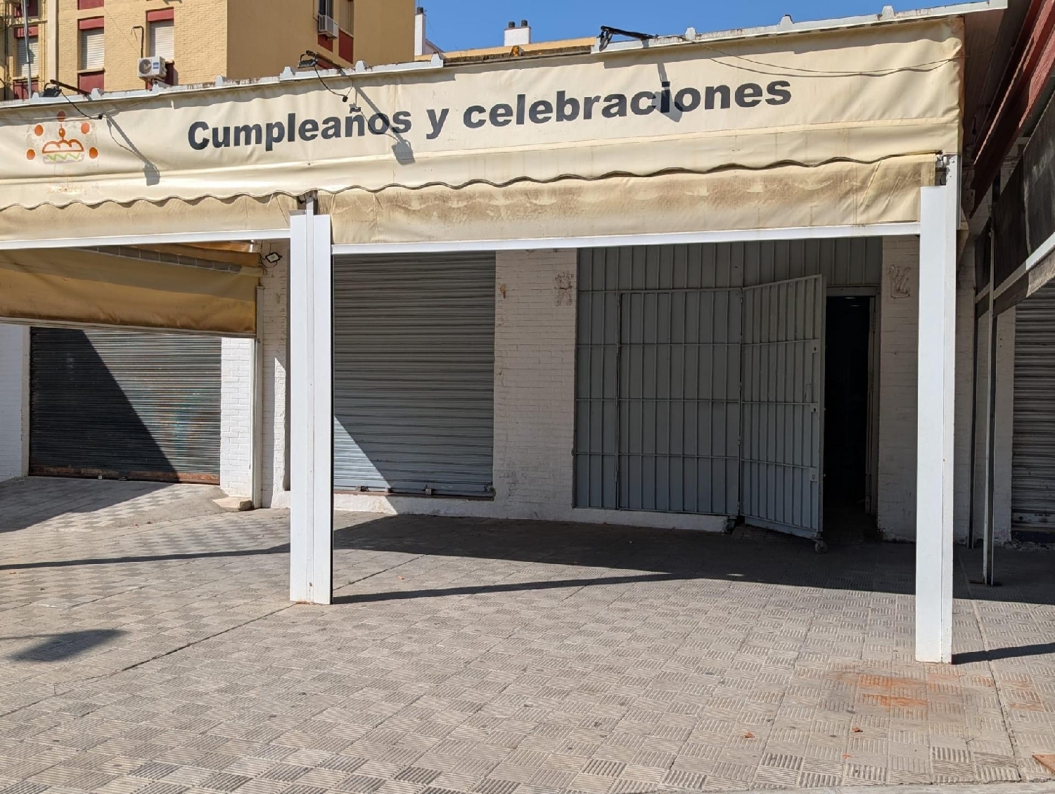  te koop bedrijfsruimte Castilleja De La Cuesta Metropolitana De Sevilla 1