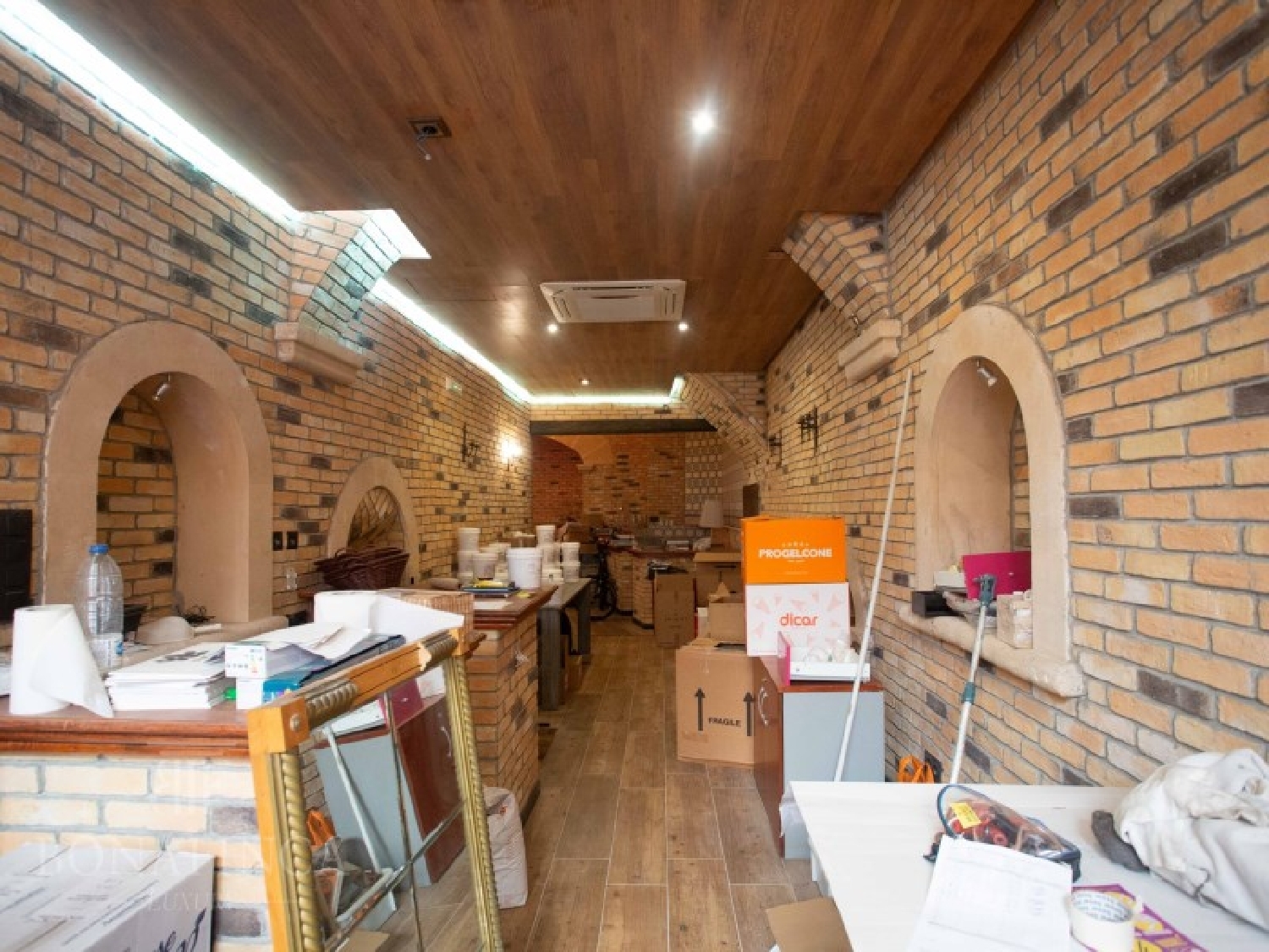  till salu lokal Centroña Eume 8