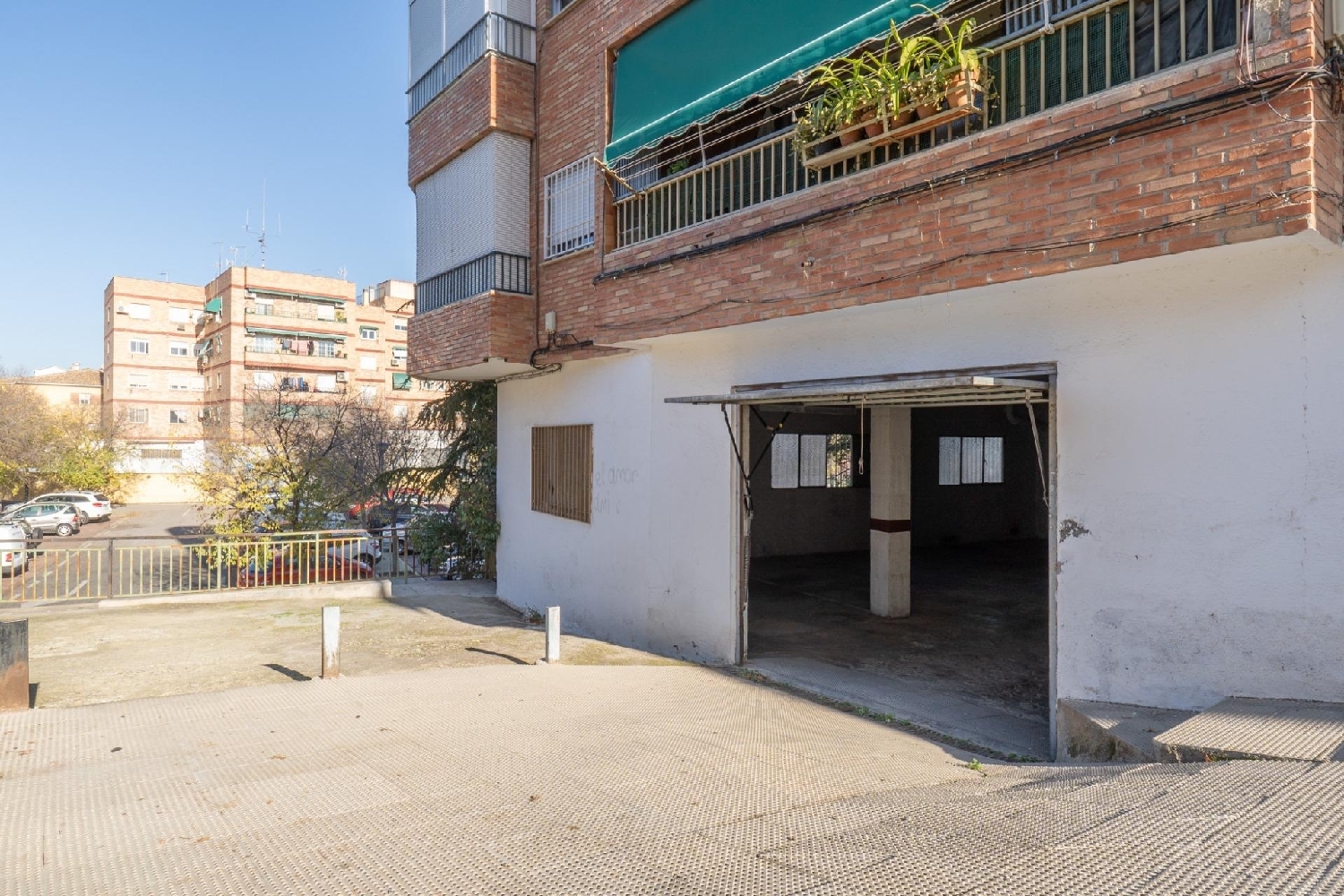 till salu lokal Chana - Parque Almunia - Caleta Vega De Granada 3